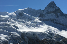 Méditer au pied du Glacier de Moming dans le Val d'Anniviers Image 1