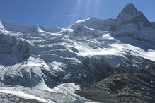 Méditer au pied du Glacier de Moming dans le Val d'Anniviers Image 4